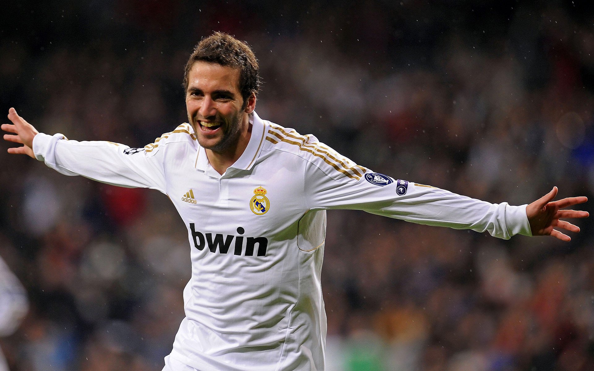 kaiyun app下载-诺伊尔呆立门前的三分钟，新规如何让莱万偷走一场胜利？诺伊尔呆立门前的三分钟，新规如何让莱万偷走一场胜利？